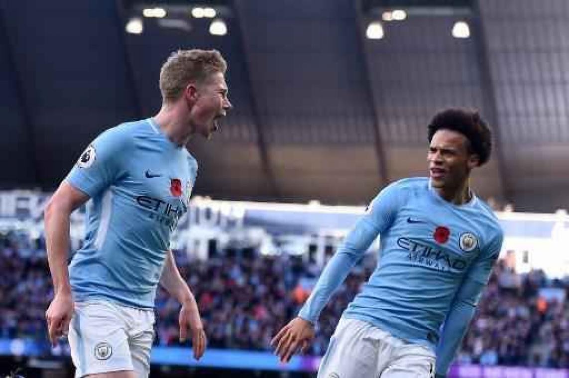 Kevin De Bruyne leidt Manchester City met doelpunt voorbij Arsenal
