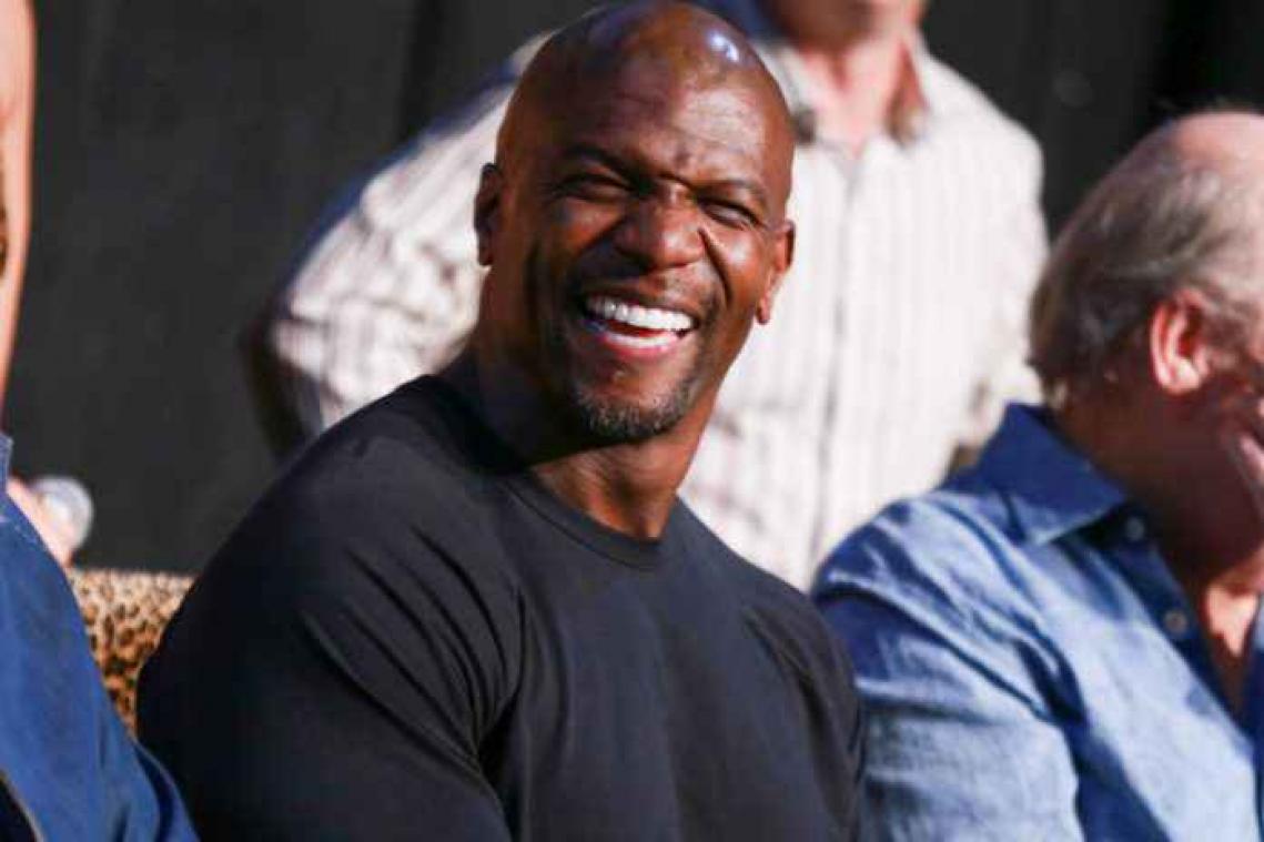 Terry Crews reageert hilarisch op bijzondere wens van fan