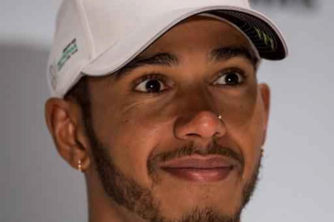 Hamilton klokt snelste tijd in tweede vrije oefensessie Brazilië, Vandoorne dertiende