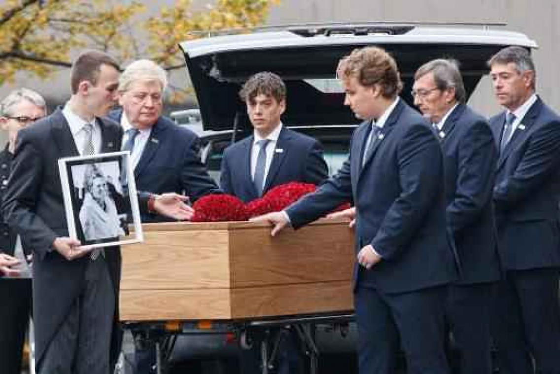 Veel volk op uitvaart Ann-Laure Decadt