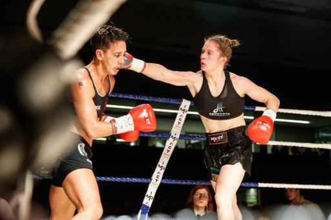 Delfine Persoon verlengt WBC-titel lichtgewichten