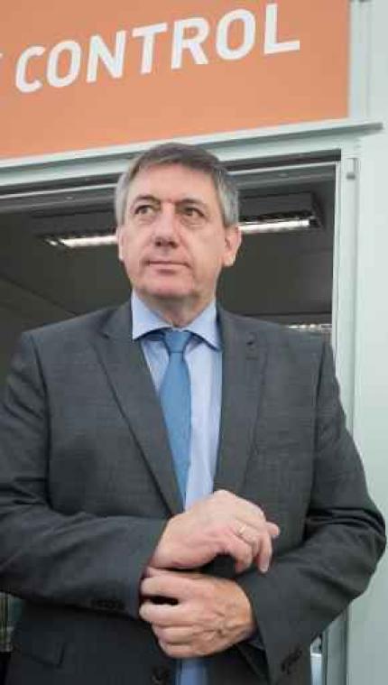 Rellen in Brussel - Jan Jambon noemt agressie "onaanvaardbaar"
