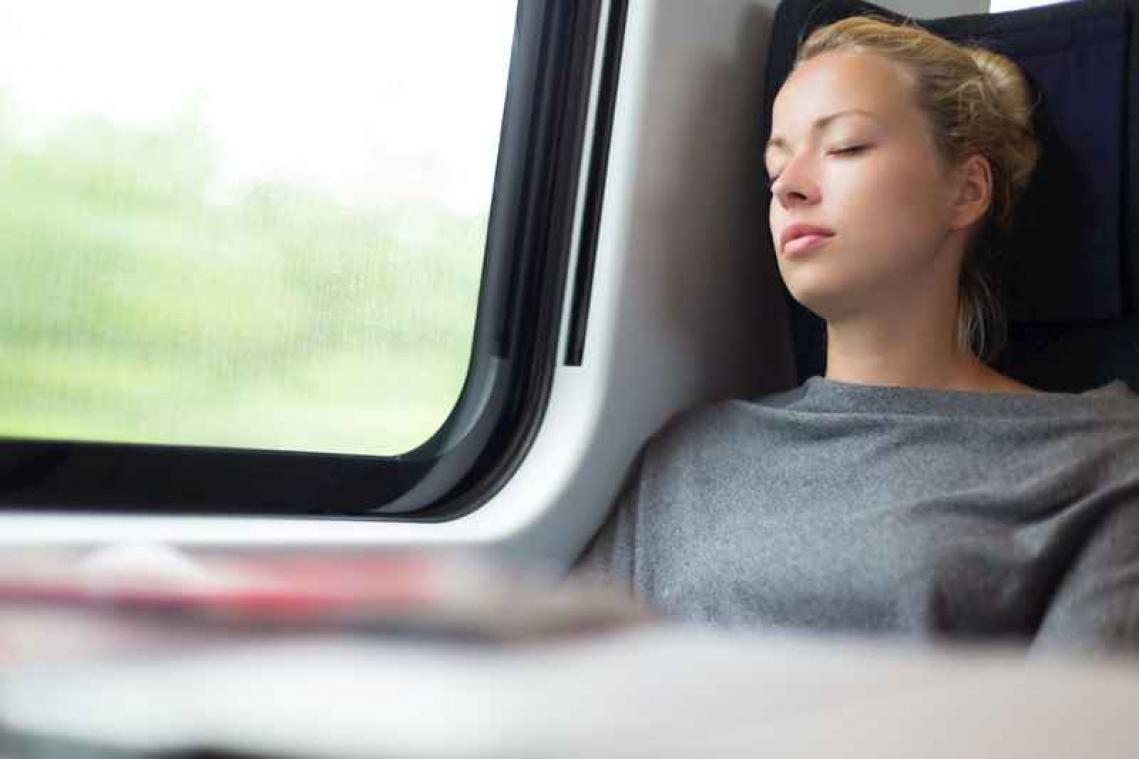 Waarom je steevast aan je halte wakker wordt