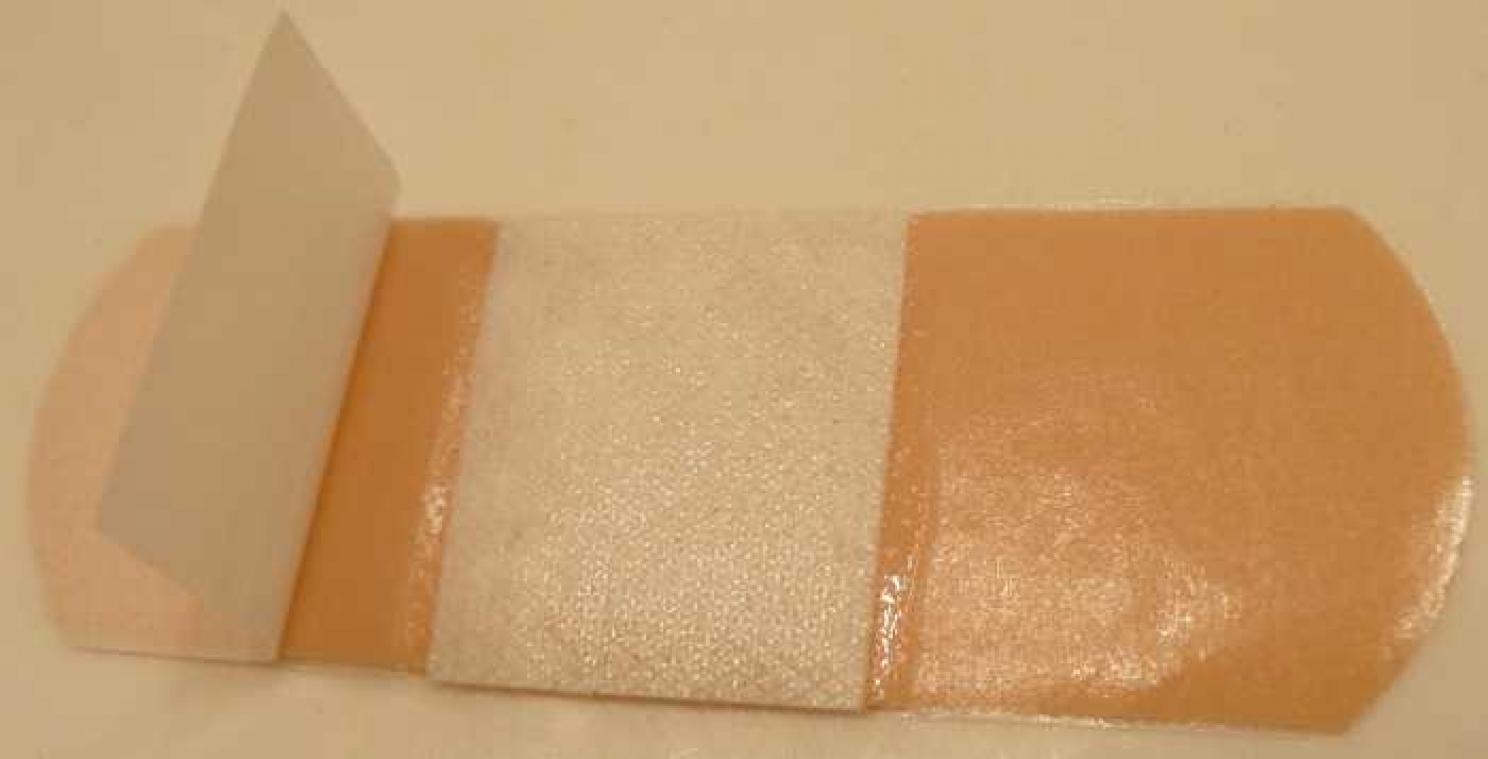 Nieuwe pleister zuigt bacteriën letterlijk uit de wonde