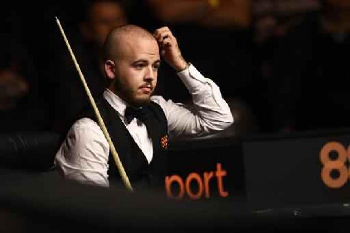 Luca Brecel verliest in kwartfinale Shanghai Masters kansloos van Judd Trump