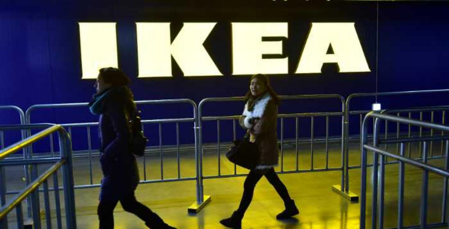 Grapjas plaatst hilarische recensies in Ikea