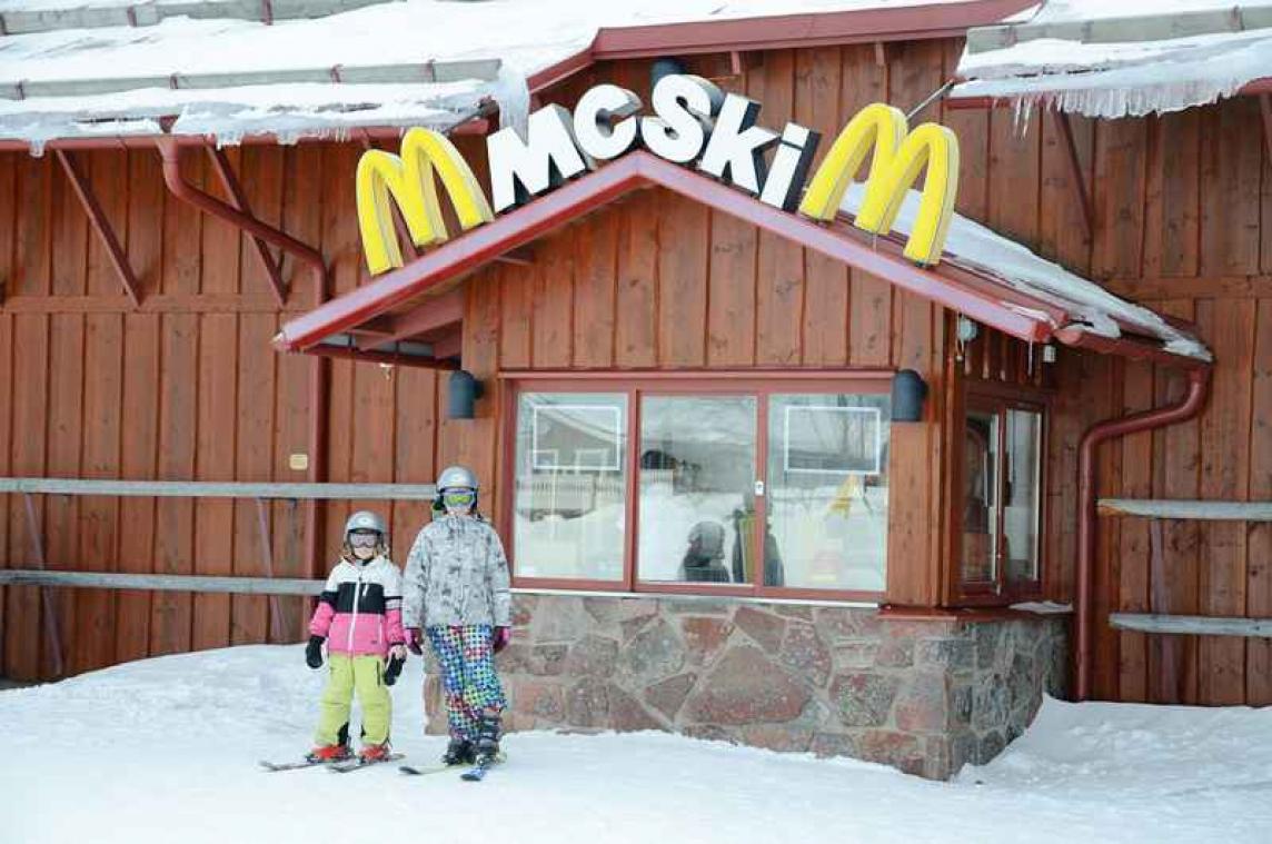 Deze McDonald's heeft een ski-through-service