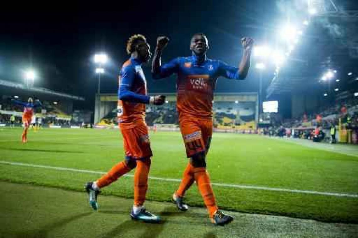 Jupiler Pro League - Lokeren met tien man onderuit tegen Gent