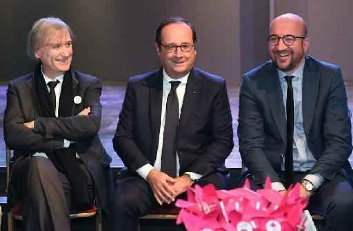 Gewezen Franse president François Hollande bezoekt tentoonstelling in Molenbeek