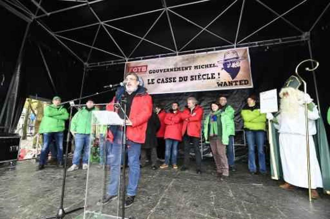 Duizenden mensen betogen in Luik tegen regering-Michel