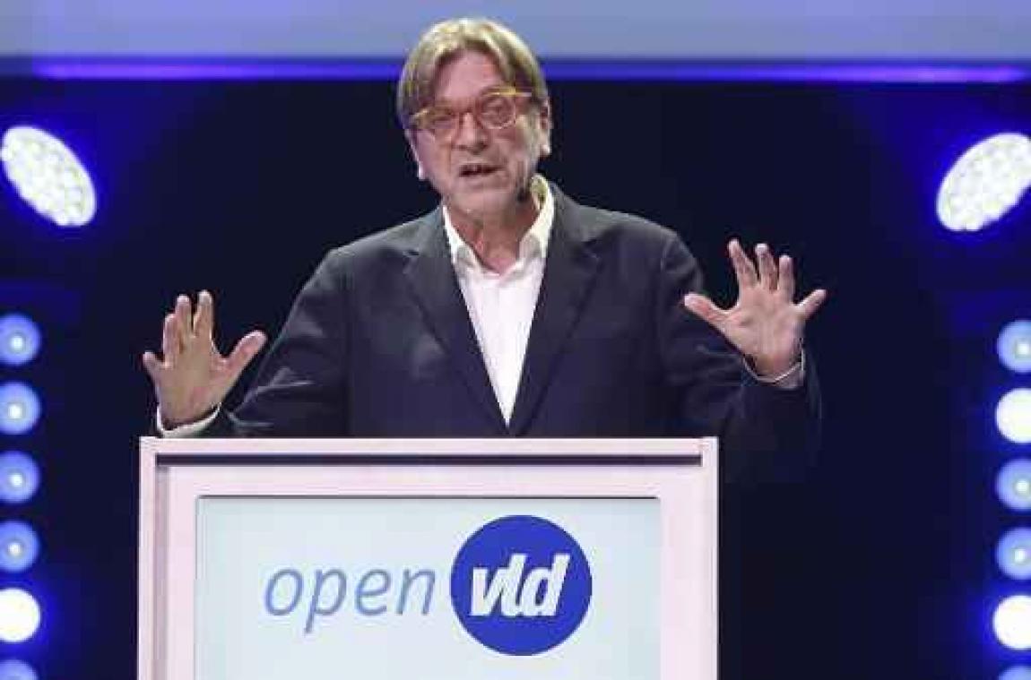 PVDA linkt Verhofstadt aan Paradise Papers