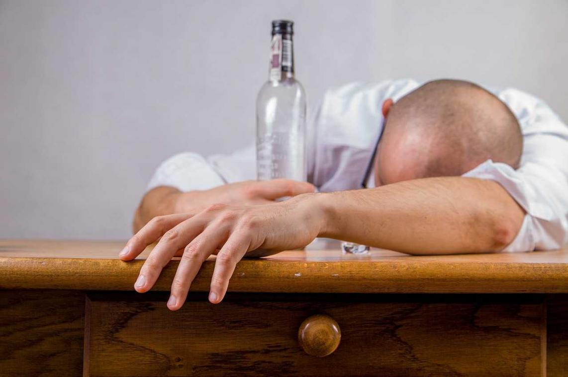Steeds meer 55-plussers kampen met een alcoholprobleem