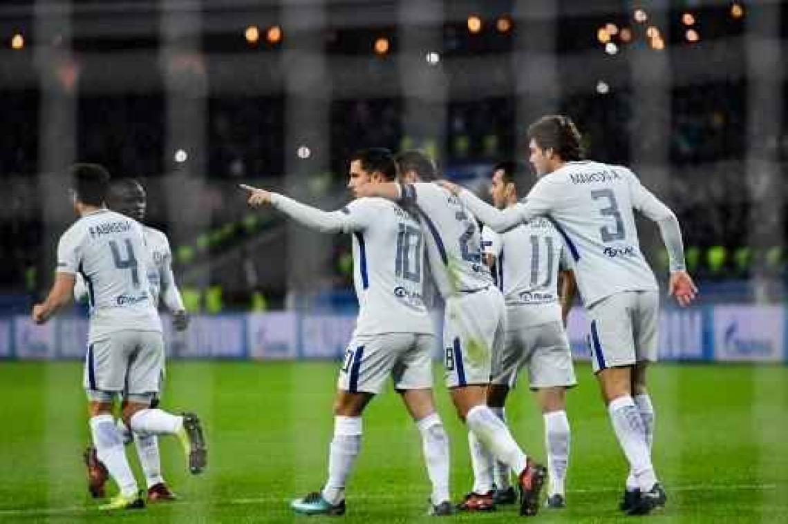 Eden Hazard helpt Chelsea voorbij Qarabag naar achtste finales