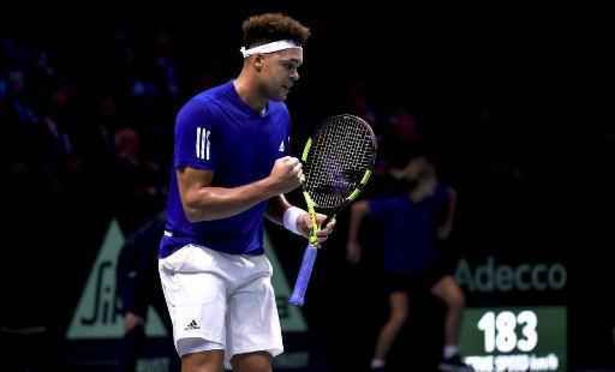 Sterke Jo-Wilfried Tsonga verslaat Steve Darcis in Davis Cup