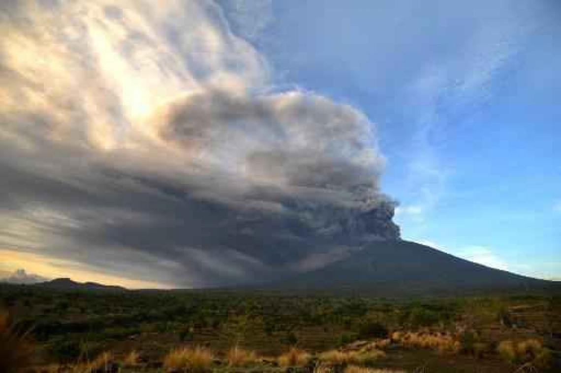 Tientallen vluchten geschrapt op Bali door aswolk vulkaan