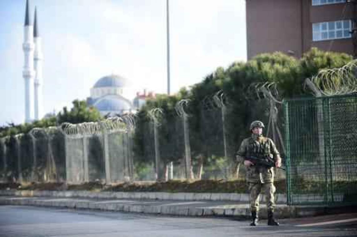 Levenslange celstraf voor 28 militairen die luchthaven van Istanboel wilden veroveren