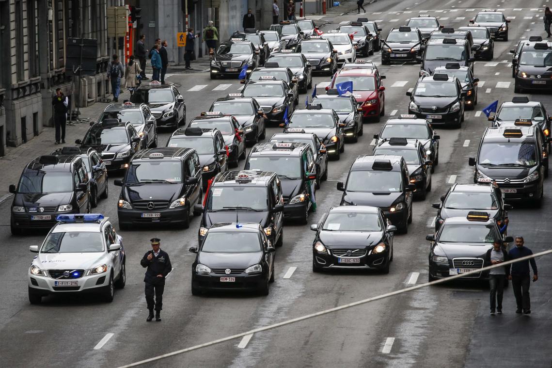 Taxi's protesteren tegen Uber