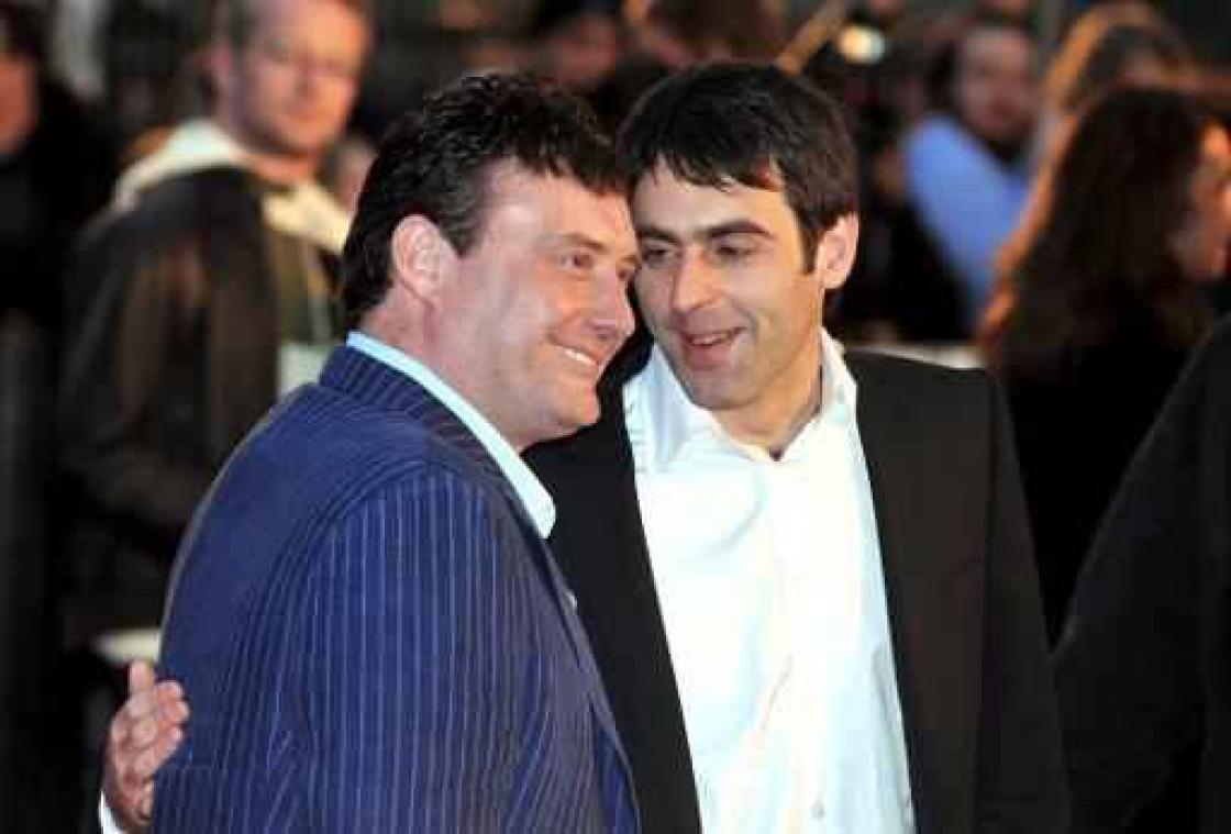 UK Championship - Snookerlegende Jimmy White schakelt Ali Carter in eerste ronde uit