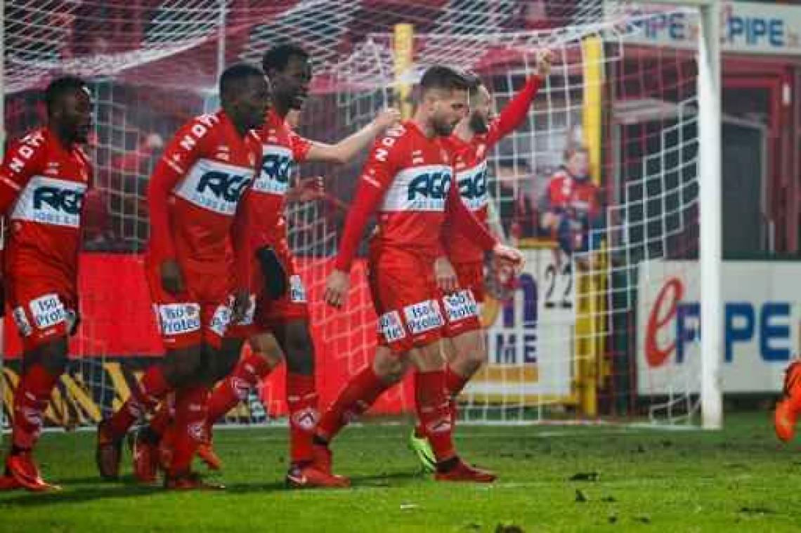 Jupiler Pro League - Kortrijk overklast Waasland-Beveren met 4-1, geen winnaar in Moeskroen-STVV