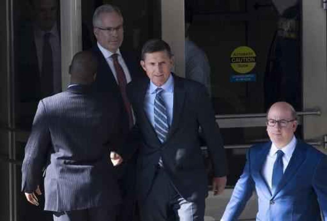 Michael Flynn aangeklaagd - Trump ontkent dat hij FBI vroeg onderzoek naar Flynn stop te zetten