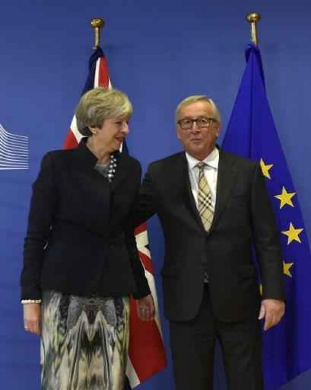 Juncker en May op zoek naar doorbraak in Brexit