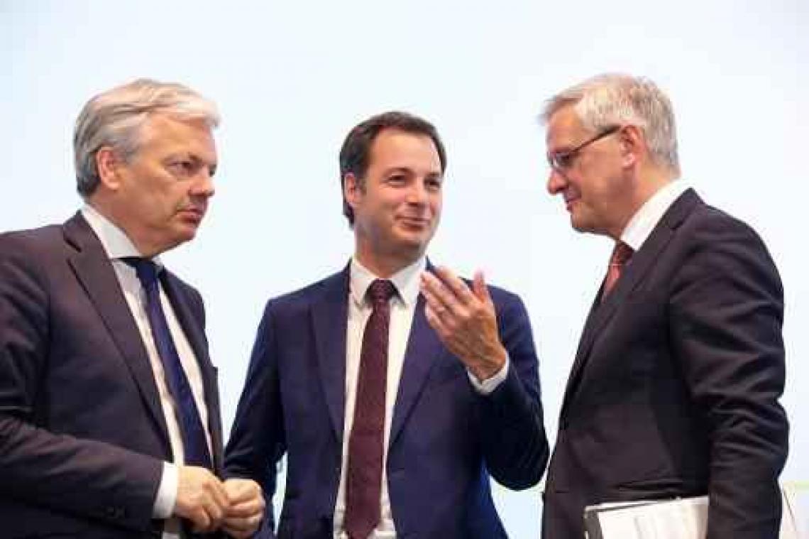 Uitvoering zomerakkoord: Open Vld wil "niet eindeloos palaveren", CD&V wil adviezen "au sérieux nemen"