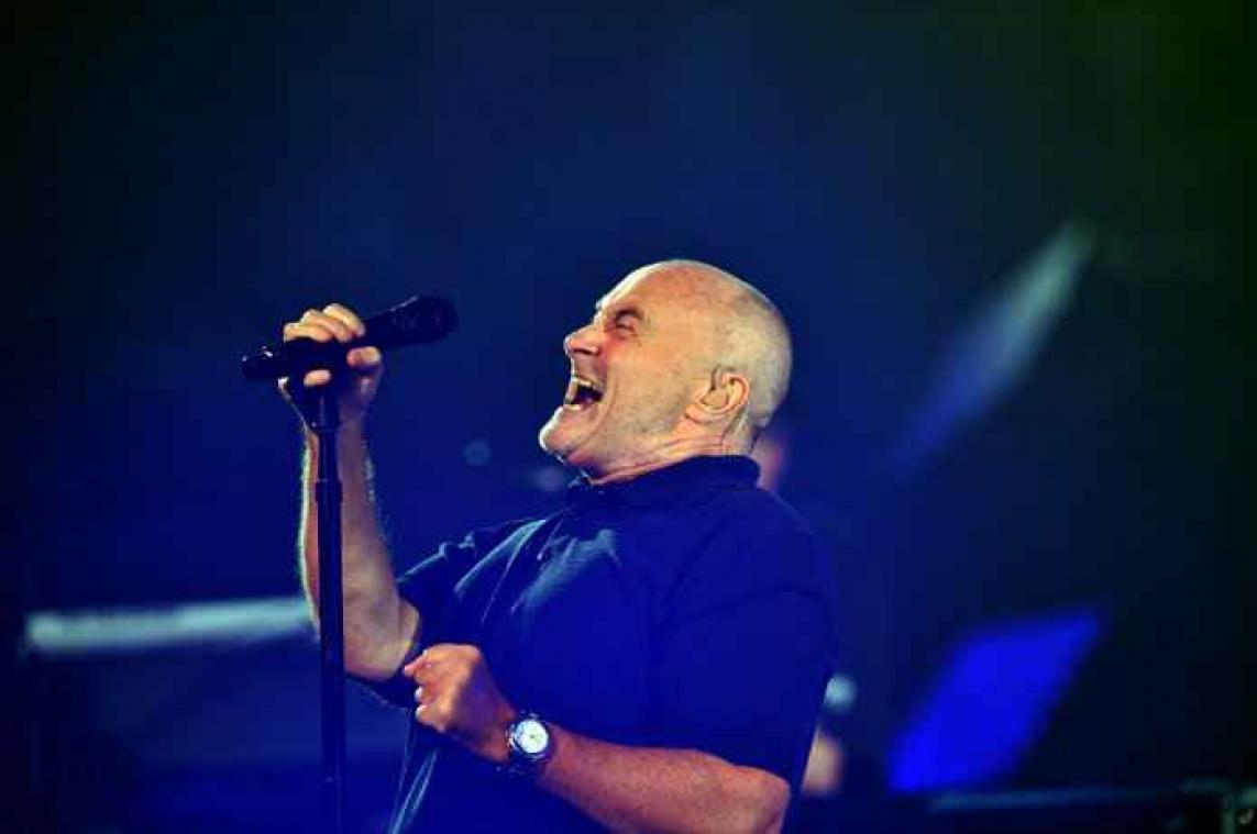 Phil Collins is weer opgenomen in het ziekenhuis