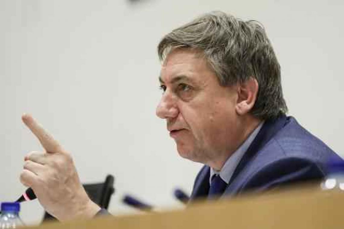 Jambon overweegt geweld tegen politiehond gelijk te stellen aan geweld tegen agent