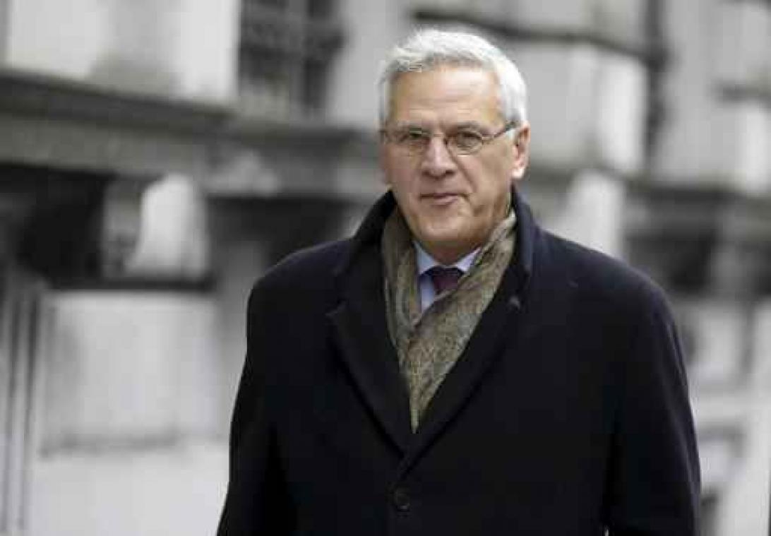Nadenken over manier om grote projecten te doen slagen, vindt minister Peeters