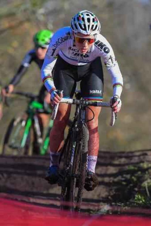 DVV Trofee: Sanne Cant boekt vierde zege op rij