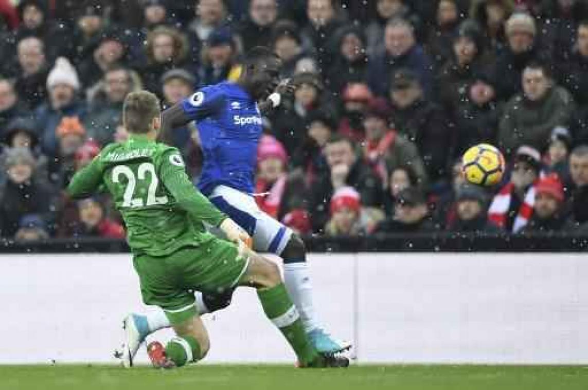 Belgen in het buitenland - Liverpool vergeet zege te pakken in Merseyside Derby