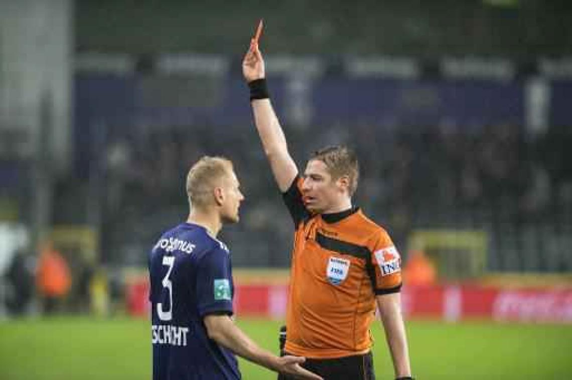 Jupiler Pro League - Charleroi verslaat Anderlecht met 1-3 in topper met drie rode kaarten