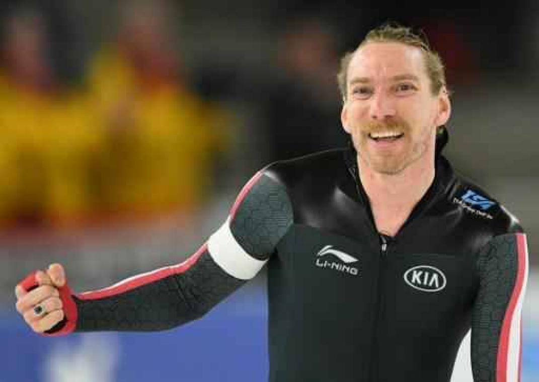 WB schaatsen Salt Lake City - Canadees Bloemen rekent af met tien jaar oud wereldrecord van Kramer