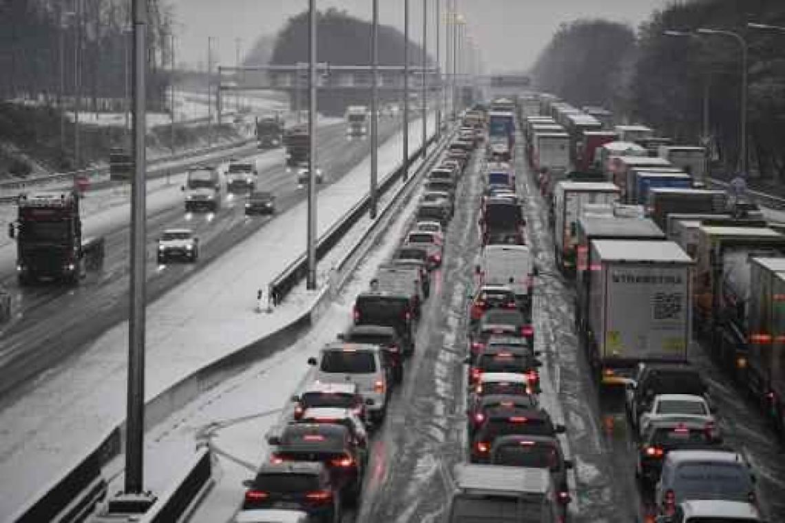Winterweer zorgt voor drukste dag van het jaar op Vlaamse snelwegen