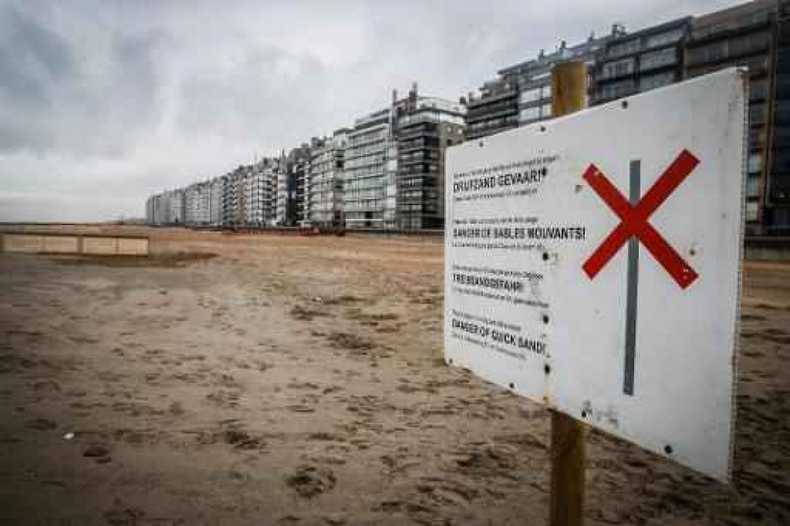 Opgeworpen zandkliffen aan kust worden zo snel mogelijk afgebroken