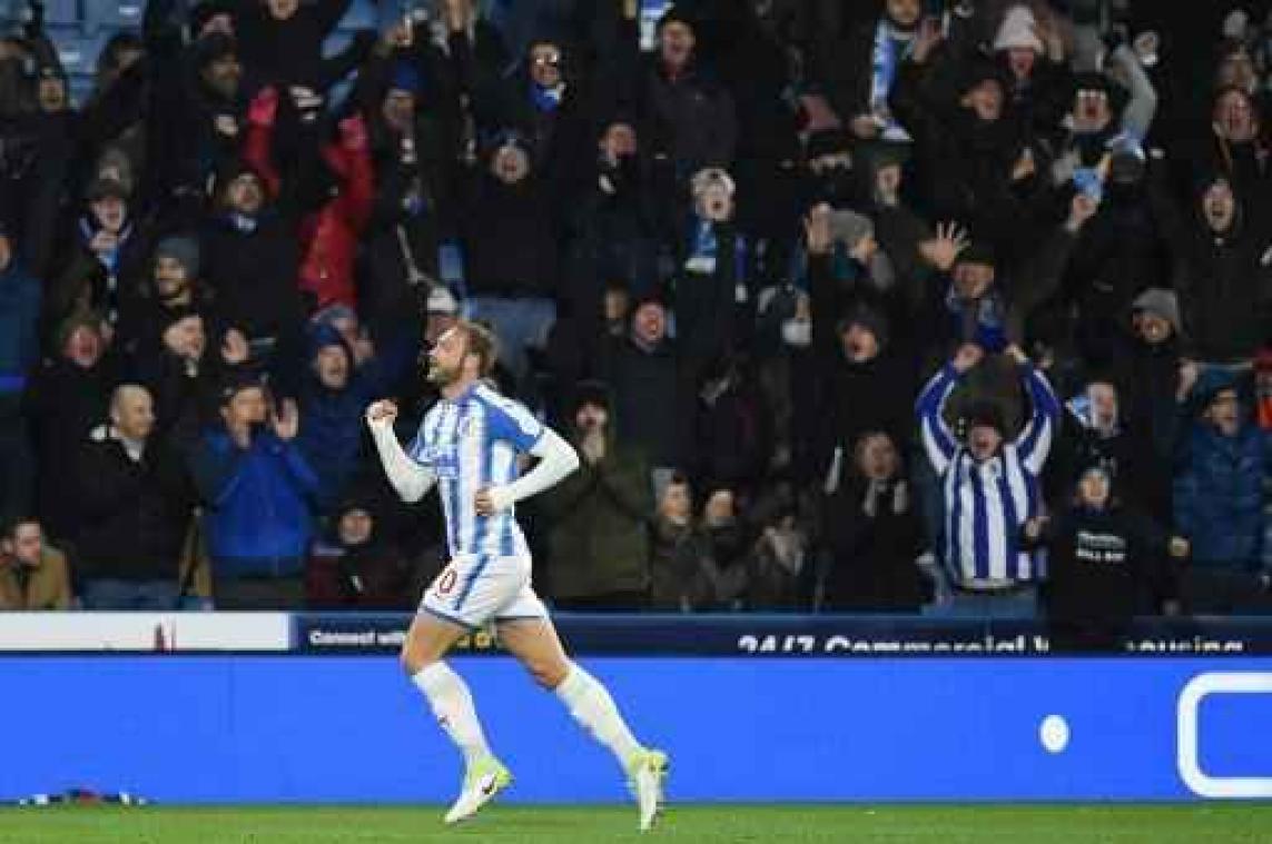 Belgen in het buitenland - Depoitre scoort opnieuw, Hazard blinkt niet uit als diepe spits