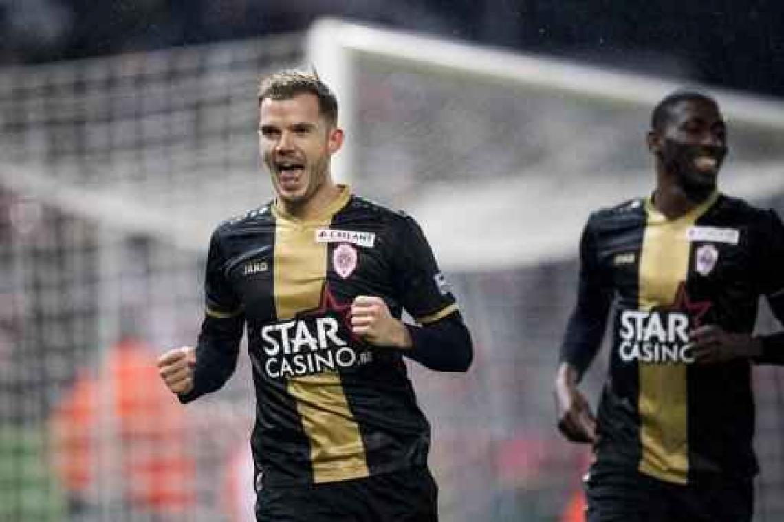 Jupiler Pro League - Antwerp graait driepunter mee bij Zulte Waregem