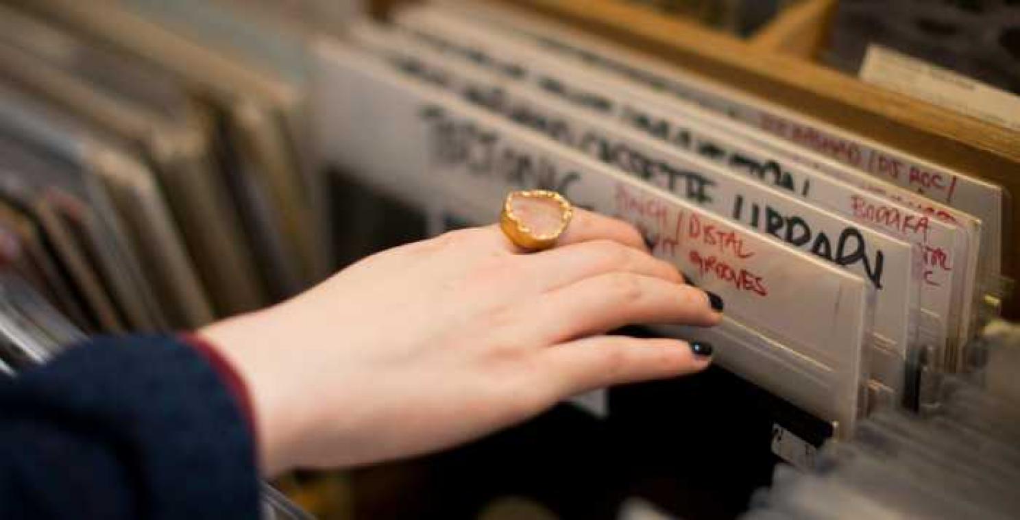 Vinyl brengt meer geld in het laatje dan advertenties bij online streaming