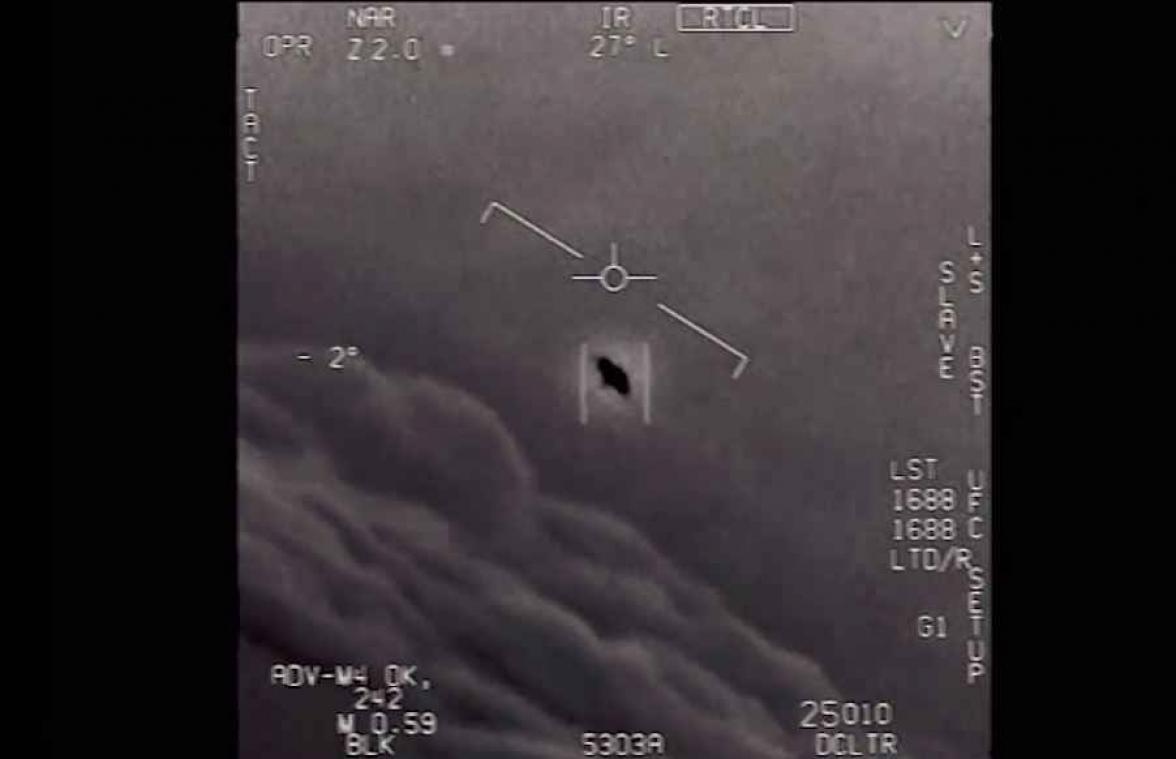 VIDEO. Amerikaanse gevechtspiloten spotten ufo