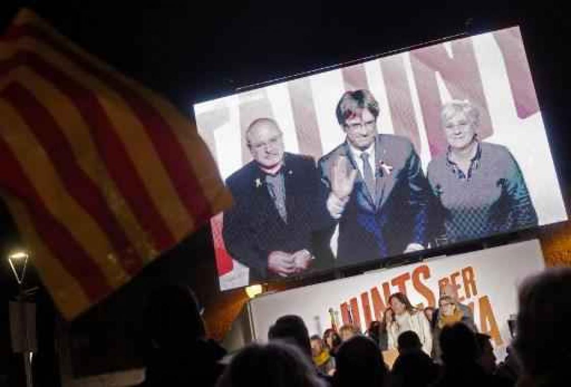 Crisis Catalonië - Carles Puigdemont doet vanuit Brussel laatste oproep om te stemmen voor zijn partij