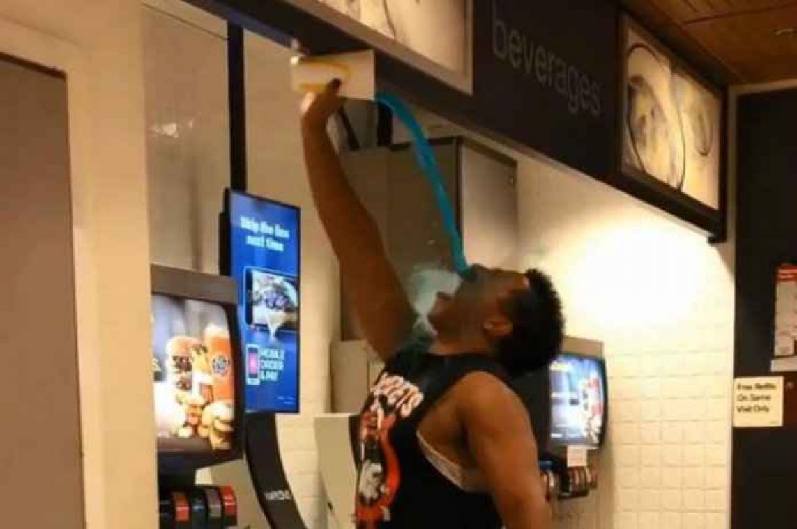 Nieuwe challenge laat je drinken met een gestrekte arm