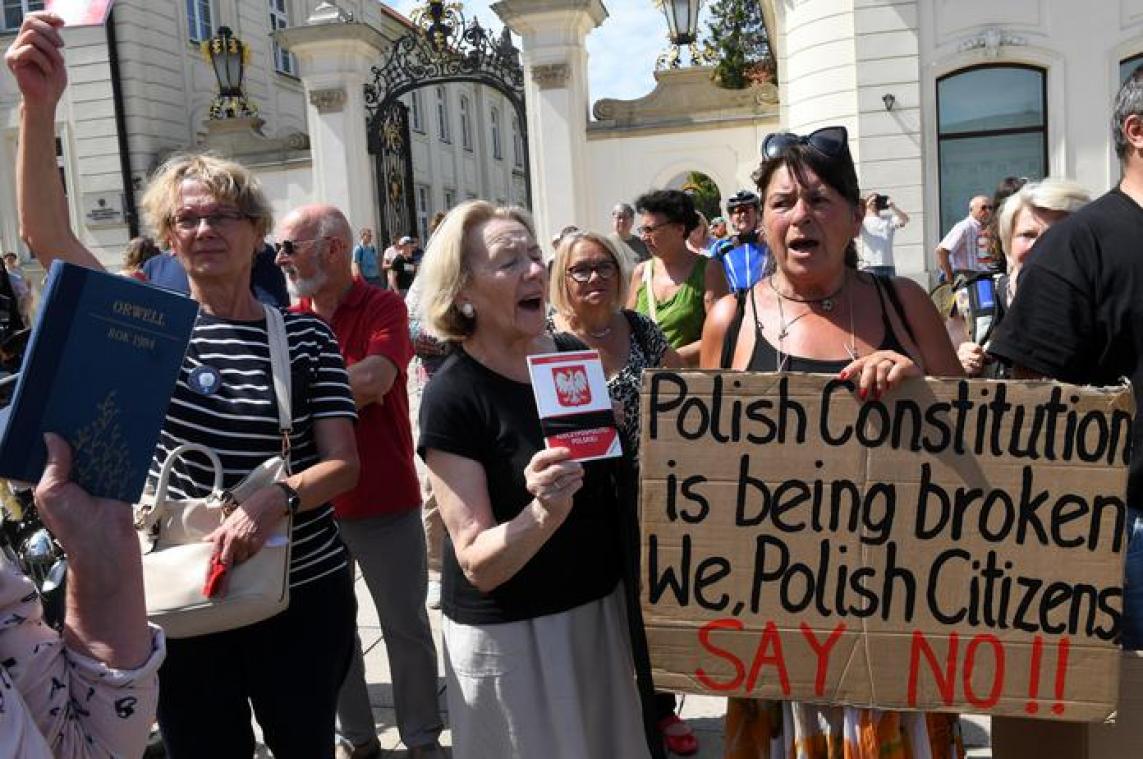 Polen krijgt billenkoek van Europese Unie