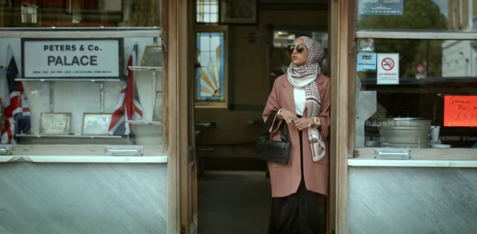 H&M kiest voor model met een hoofddoek