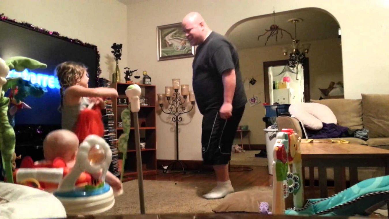 Zo danst papa op Katy Perry