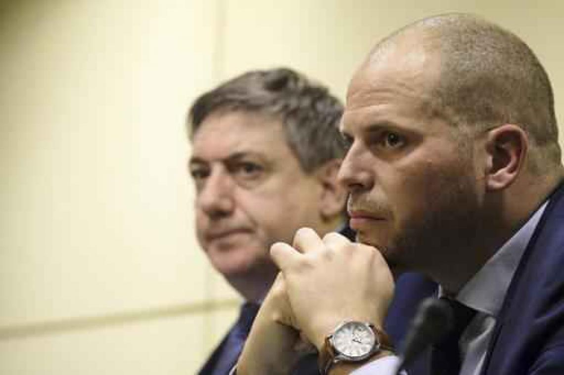 Coalitiepartner CD&V scherp voor "achtergehouden informatie" Francken
