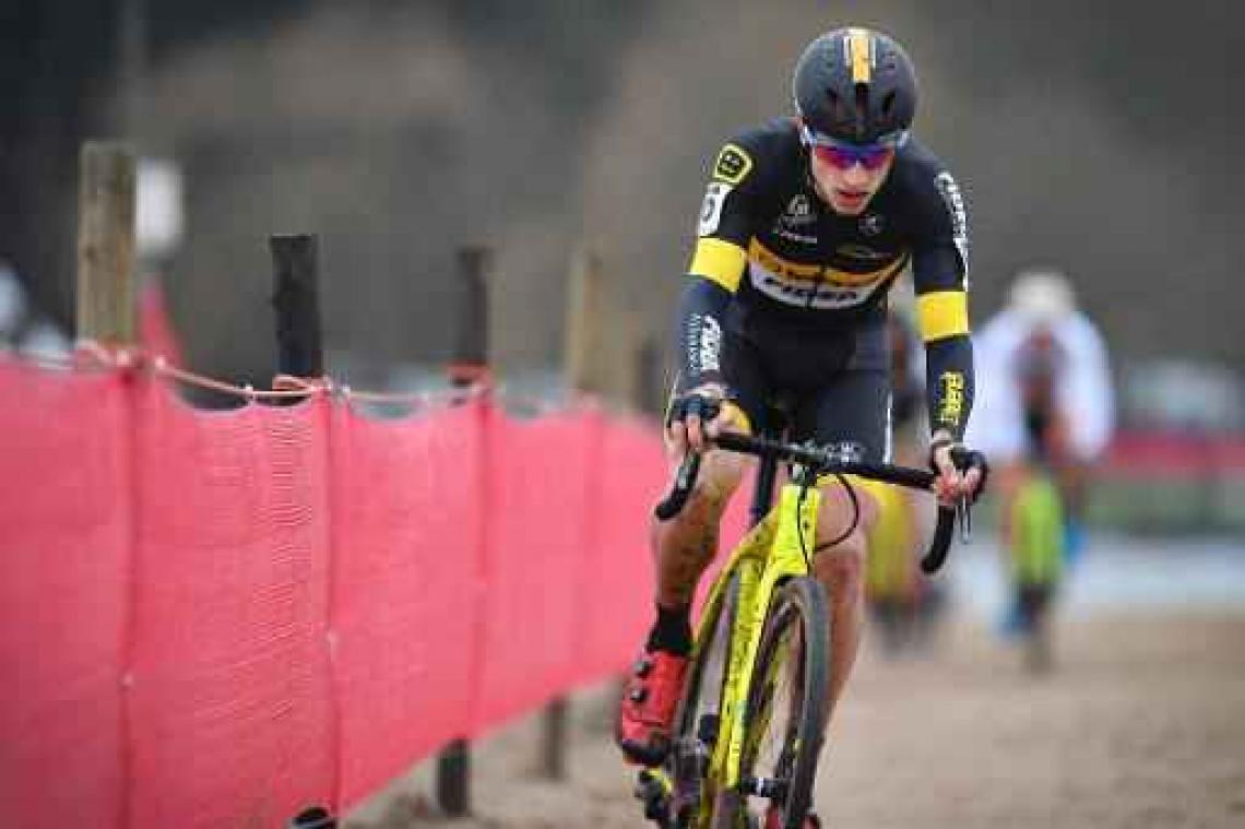 Waaslandcross - Quinten Hermans zag Van Aert wegrijden in het zand