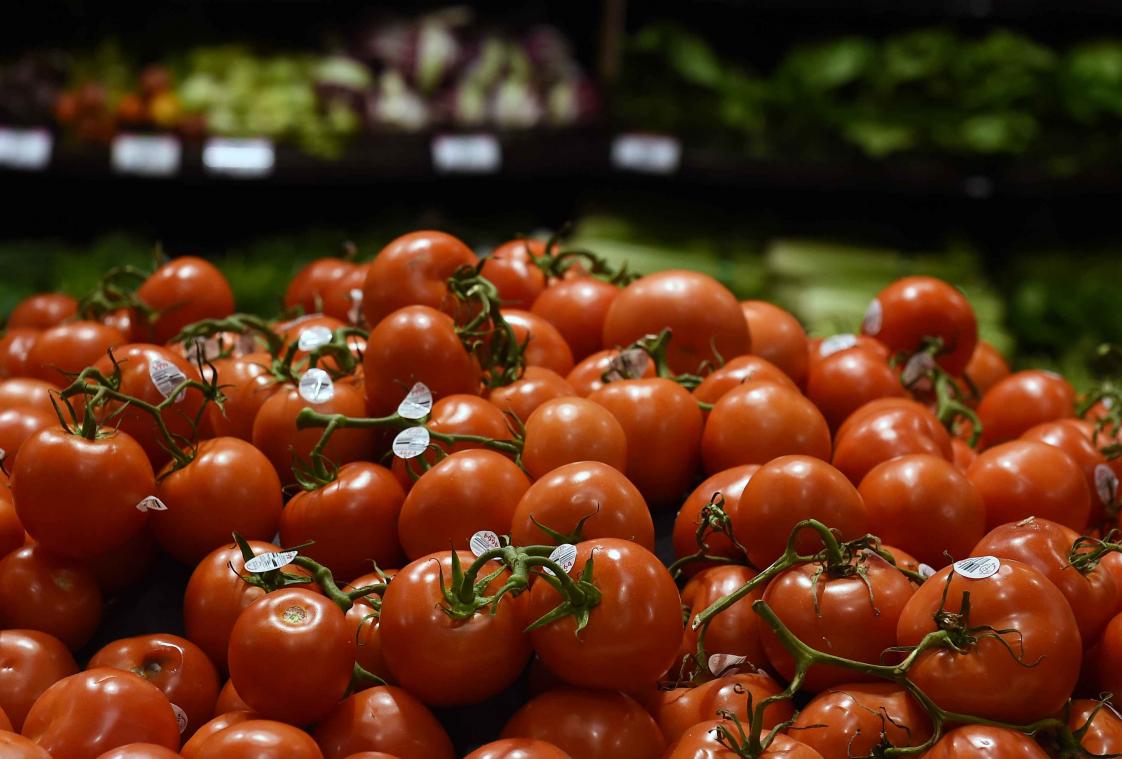 Daarom zet je als ex-roker best verse tomaten op het menu