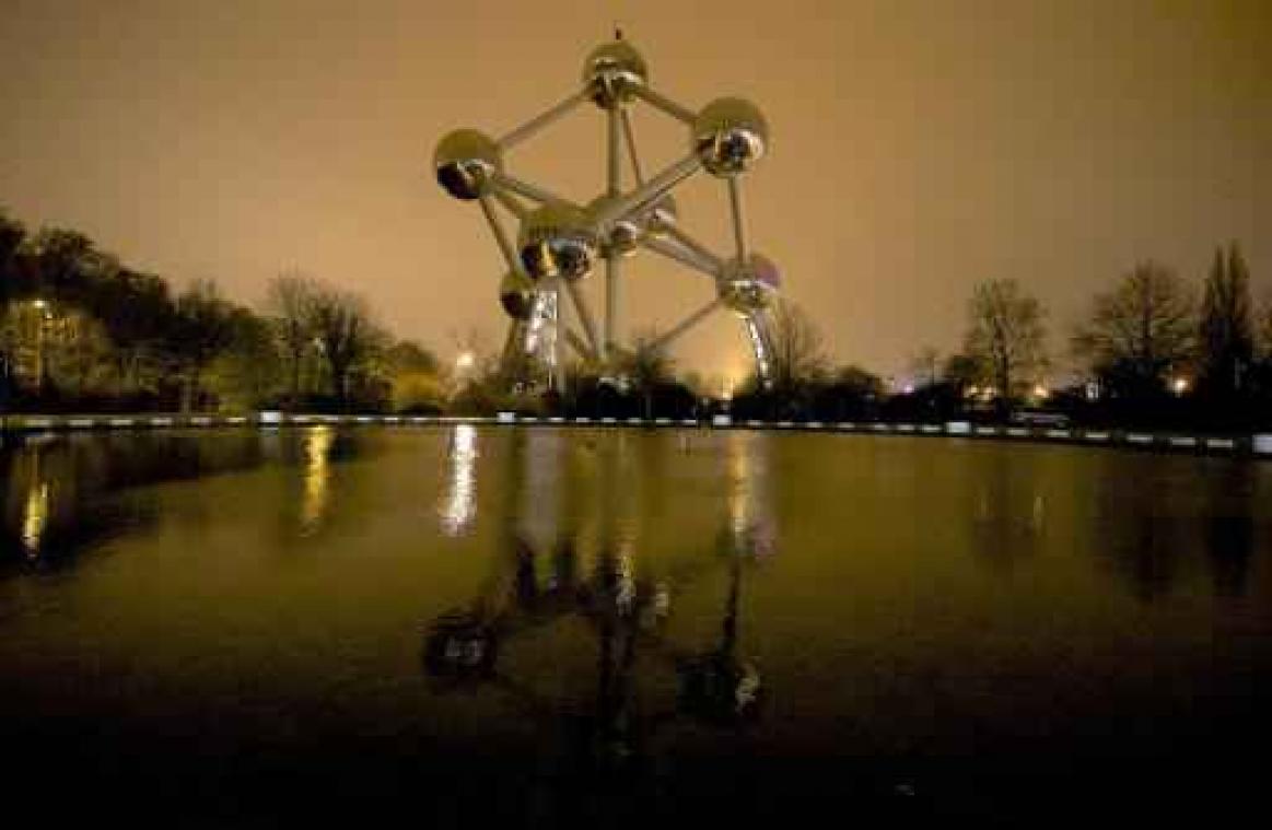 Spektakel en vuurwerk rond Atomium op oudejaarsavond