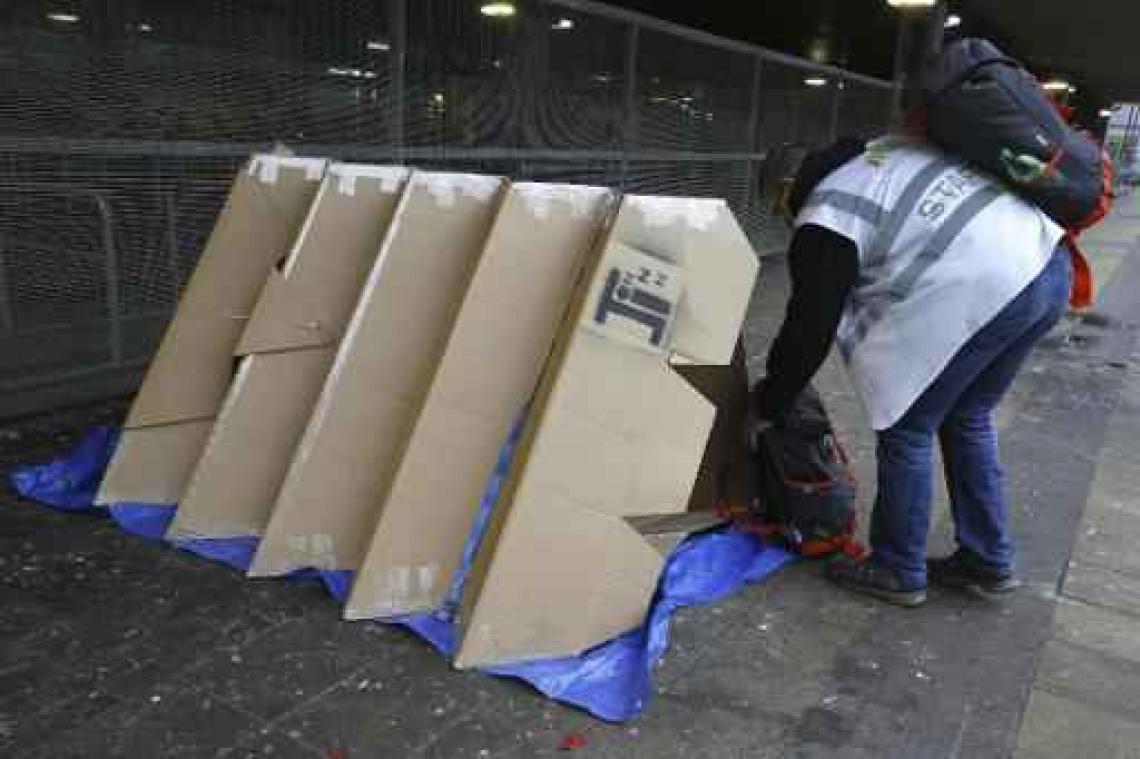 Kartonnen schuilplaatsen aan Brusselse daklozen bedeeld