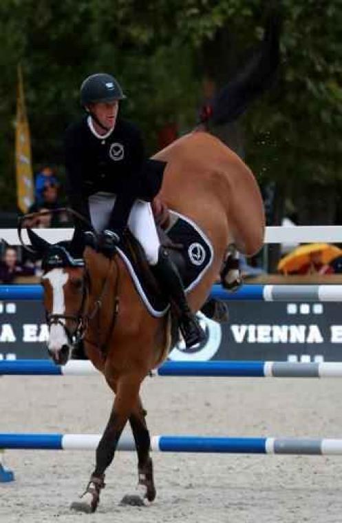 Kerstjumping Mechelen - Niels Bruynseels wint Grand Prix, podium is volledig Belgisch